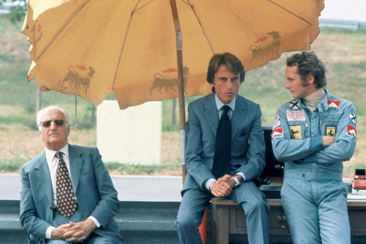 Enzo Ferrari (links) mit den jungen Luca Montezemolo und Niki Lauda