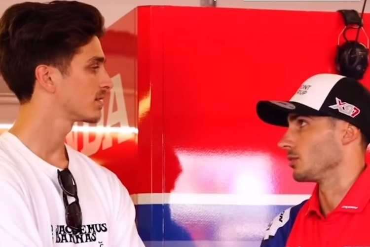 Luca Marini im Gespräch mit Honda-Superbike-Pilot Xavi Vierge