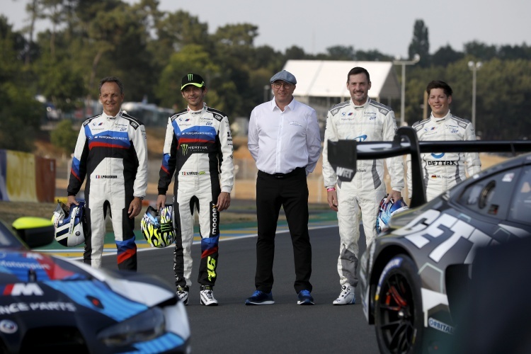 Tout à gauche : Jérôme Policand à côté de Valentino Rossi