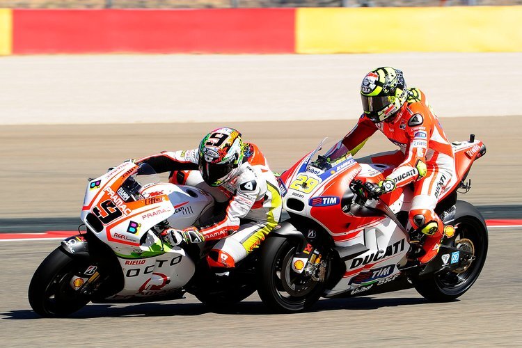Danilo Petrucci und Andrea Iannone lieferten sich schon 2015 in der MotoGP beinharte Duelle