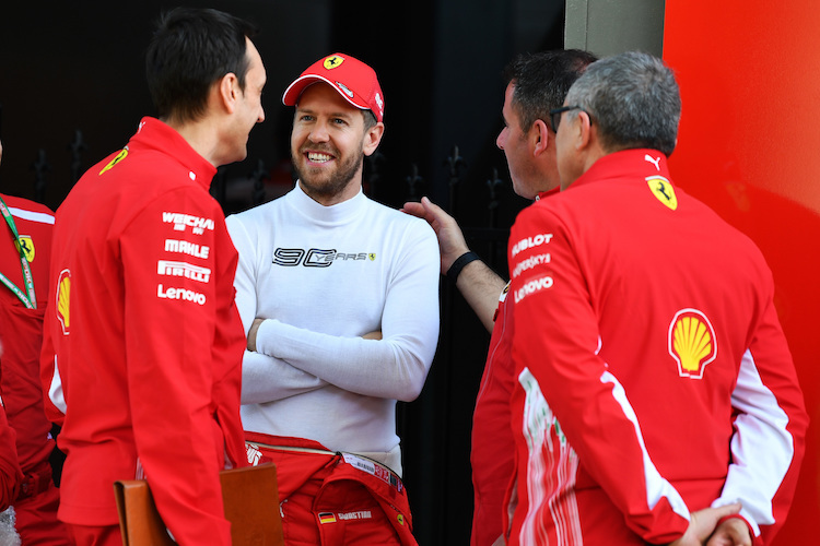 Sebastian Vettel besuchte am Freitag das Ferrari-Werk in Maranello
