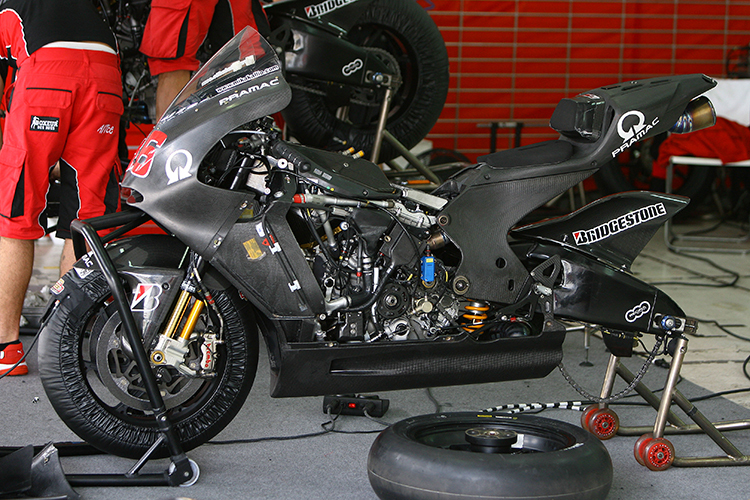 Die MotoGP-Maschine Ducati Desmosedici GP9 von 2009 hat einen Karbonrahmen