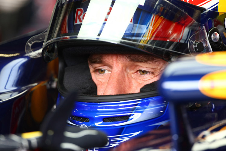 Webber bleibt der Formel 1 2012 erhalten
