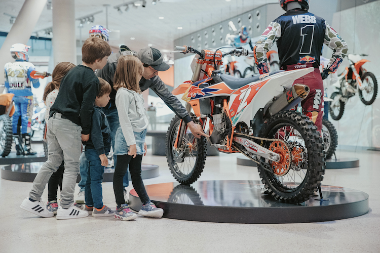 Am 3. Oktober findet der KTM Motohall Familientag statt