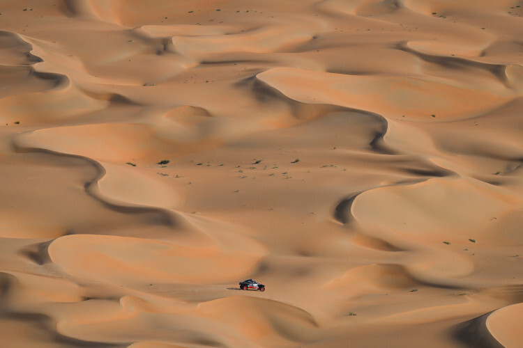 Dakar Auto: Auf der Suche nach dem Sieg in der Wüste: Audi mit Péterhansel, Sainz und Ekström (Bild)