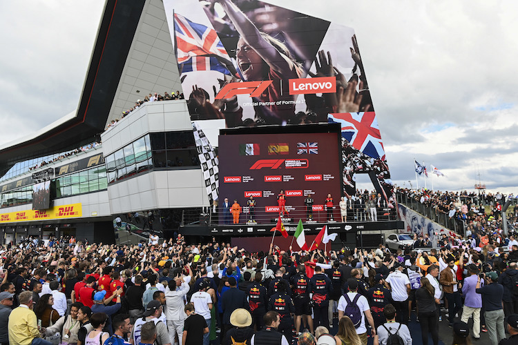 In Silverstone 2022 nach dem Sieg von Ferrari-Fahrer Carlos Sainz
