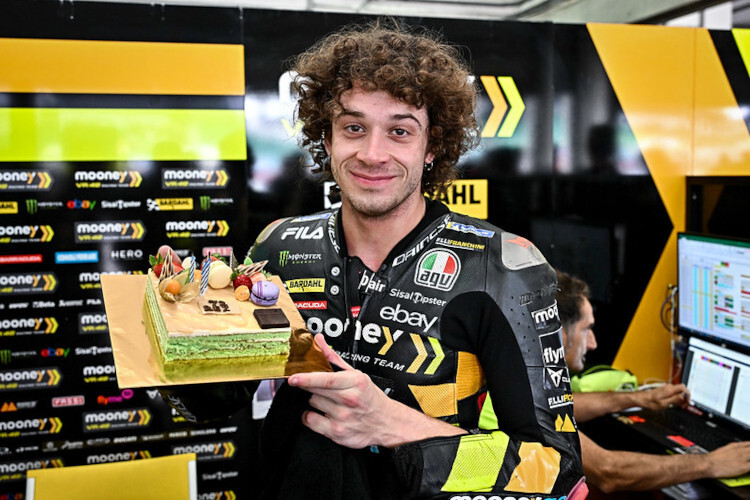 Marco Bezzecchi bekam zum Geburtstag eine Torte