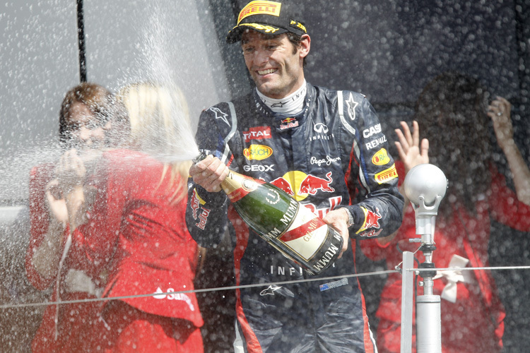 Mark Webber freut sich über seinen Sieg in Silverstone