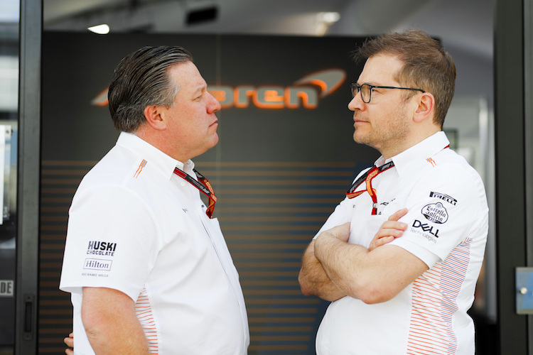 McLaren-CEO Zak Brown und Teamchef Andreas Seidl bei den Wintertests, damals noch ohne Masken
