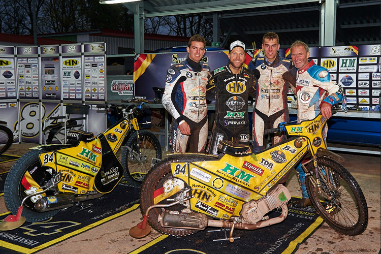 Motorrad-Asse unter sich: Bastien Mackels, Martin Smolinski, Markus Reiterberger und Karl Maier (v.l.)