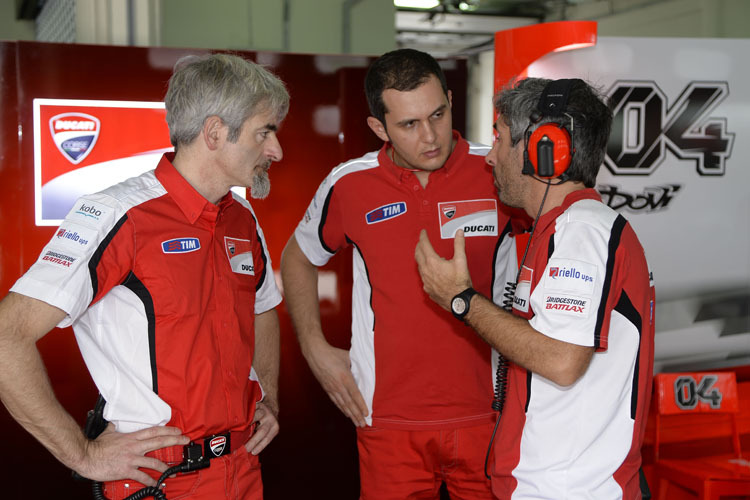 Noch konnte der neue Technikchef Gigi Dall'Igna (li.) bei Ducati keine Wunder bewirken