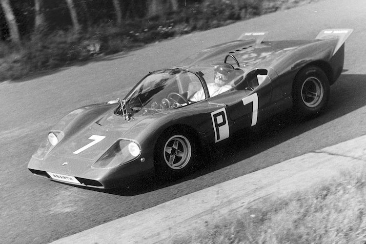 Abarths Stärkster: Der Zwei-Liter-Sportwagen aus Turin wurde zum härtesten Porsche-Gegner. Hier das Team Bitter/Ortner 1969 beim 1000 km-Rennen in der Eifel 