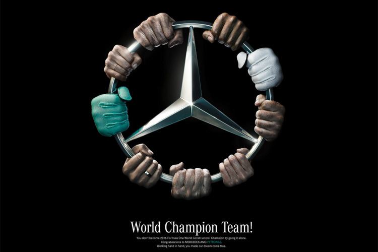 Das Logo von Mercedes zum dritten Titel