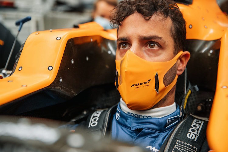 Daniel Ricciardo bei der Sitzprobe