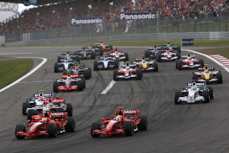 Steht dieses Jahr Vettel beim Start am Ring vorne?