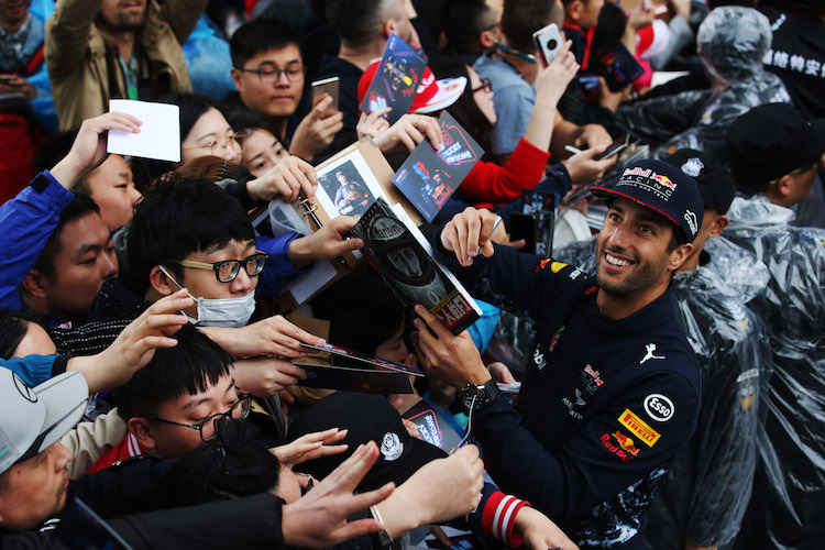 Daniel Ricciardo in China mit seinen Fans