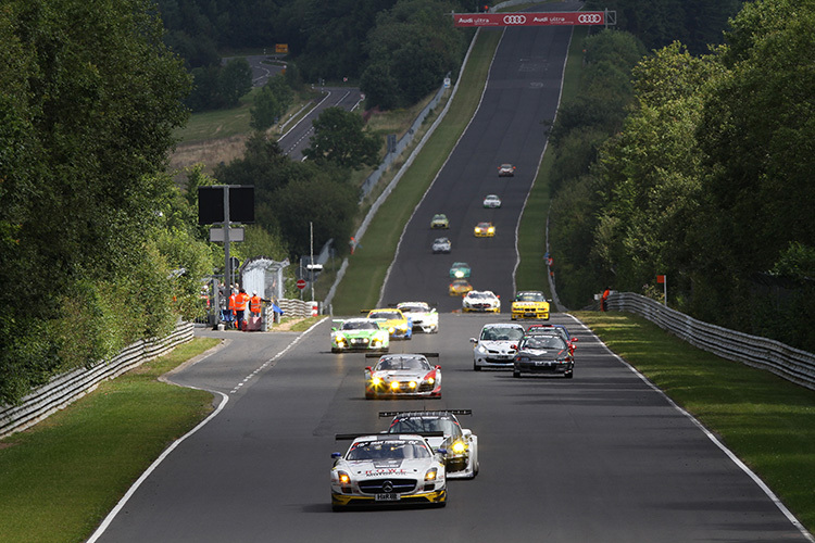 Am 6. April können die VLN-Teams die Nordschleife unter die Räder nehmen