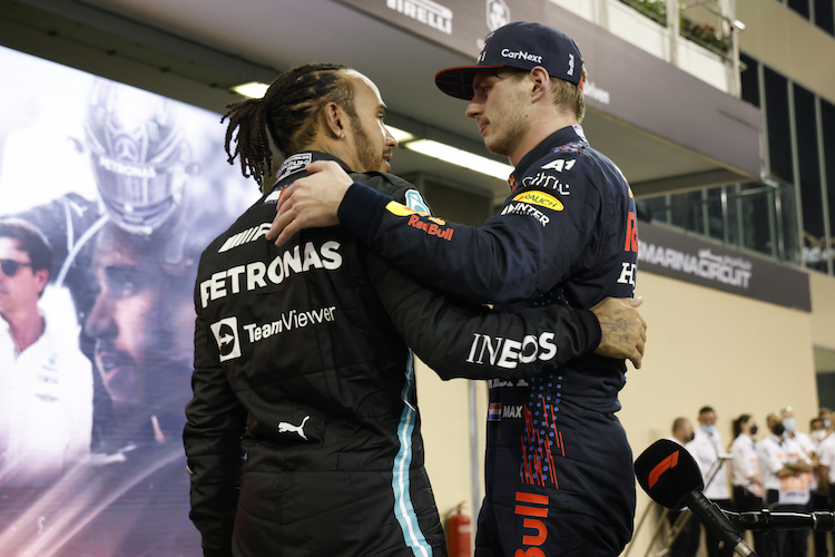 Lewis Hamilton und Max Verstappen nach dem WM-Finale von Abu Dhabi
