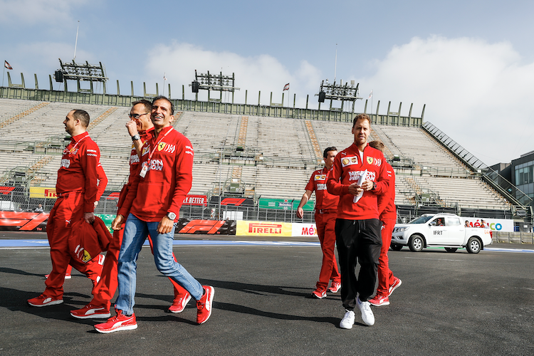 Sebastian Vettel bei der Pistenbesichtigung in Mexiko