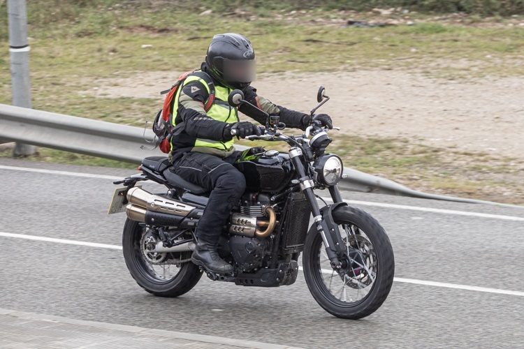 Prorottyp der Triumph Srambler 900: Bekannter Motor im verbesserten Fahrwerk