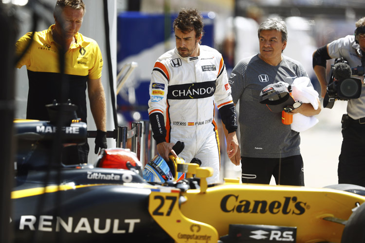Fernando Alonso hat die Honda-Krise satt, er will endlich wieder Siege einfahren – wenn's sein muss, auch mit einem anderen Team...