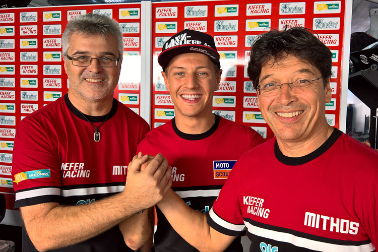 Das geplante Moto2-Team für 2018: Jochen Kiefer (links) mit Aegerter und Bruder Jochen; auch Cortese sollte dazu gehören