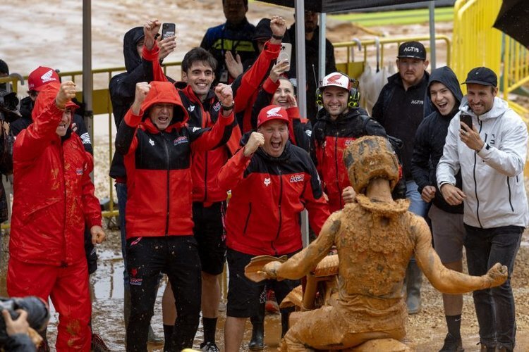 Gajser gewann den ersten Lauf