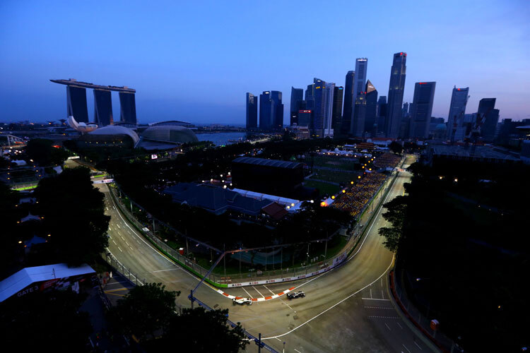 In Singapur werden in diesem Jahr auch historische Autos am Start sein
