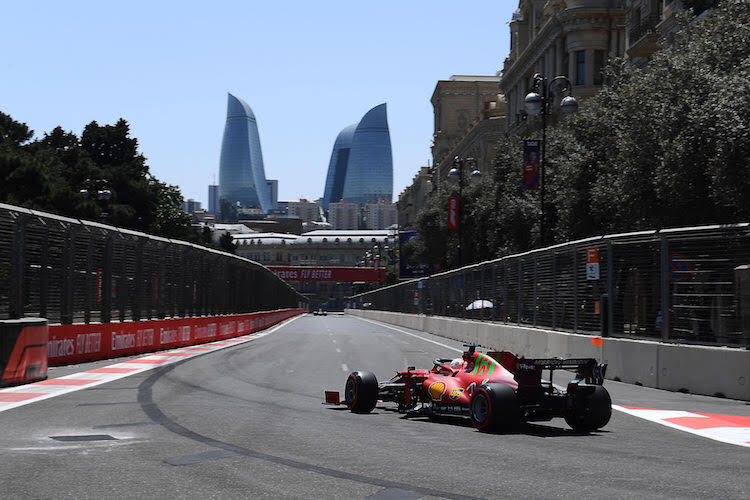 Ferrari tritt in Baku stark auf
