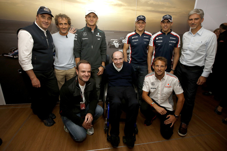 Rubens Barrichello (vorne rechts) bei der Feier zum 600. GP des Williams-Teams im Juli 2013