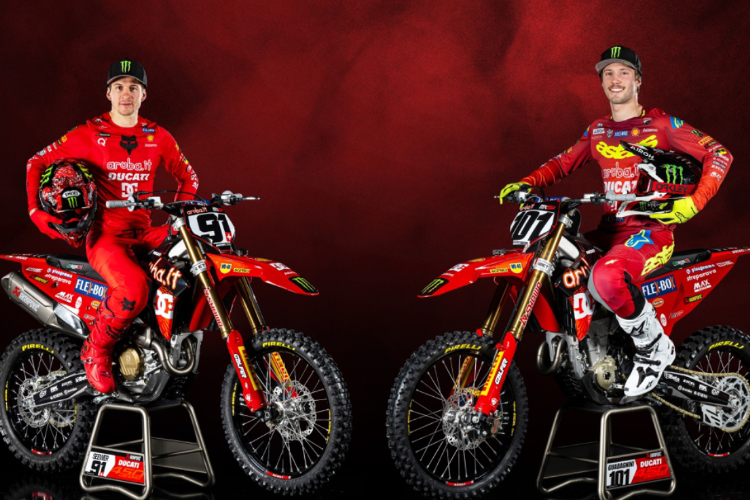 Das Ducati-Duo Jeremy Seewer (li.) und Mattia Guadagnini