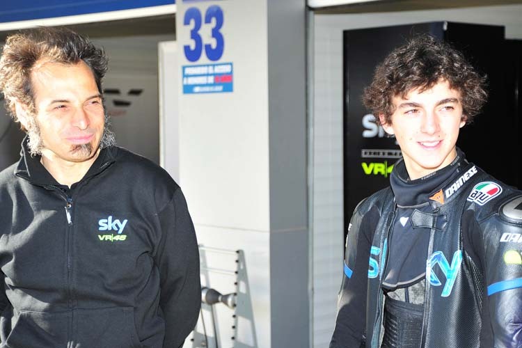 SKY-VR46-Teammanager Vittoriano Guareschi mit Francesco Bagnaia 