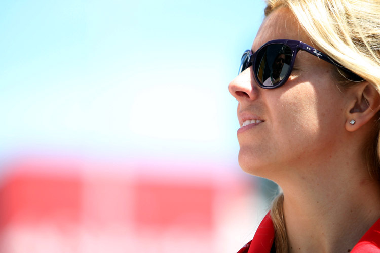 Maria de Villota bleibt dem Motorsport treu