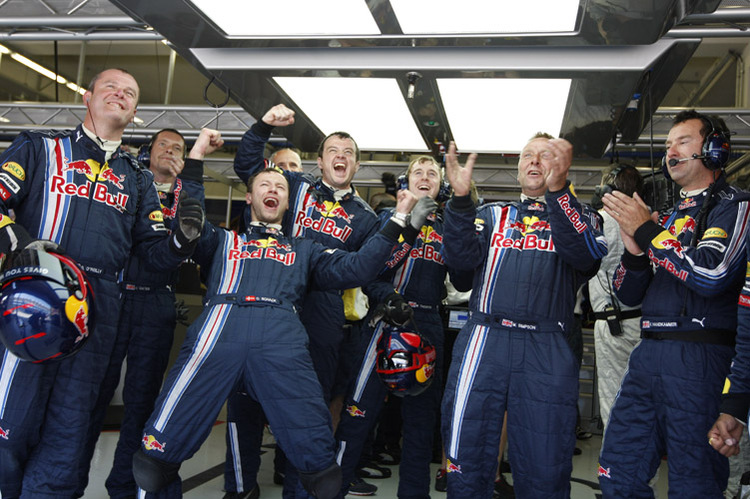 Jubel bei Red Bull nach Pole-Postion von Vettel