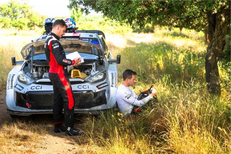 Sebastien Ogier und Co Vincent Landis: Beim Relaxen - kein Stress mit Reifenschäden wie andere
