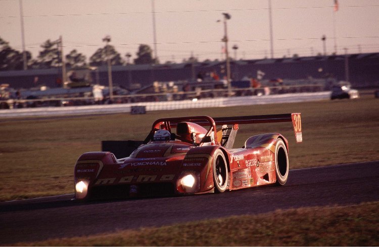 Der siegreiche Momo-Ferrari in Daytona 98 u.a. mit Ginapiero Moretti