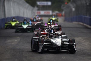 Mitch Evans gewann den Saisonauftakt in São Paulo)