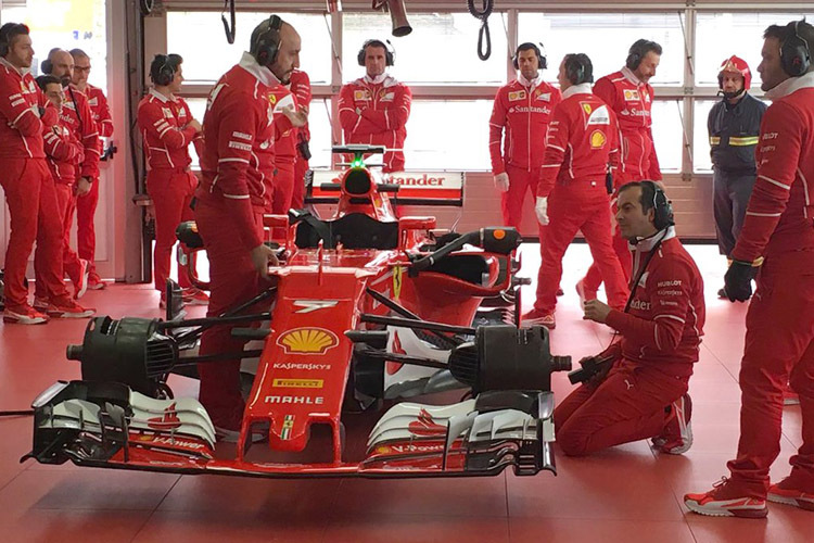 Zwangspause: Das Ferrari-Team musste sich gedulden