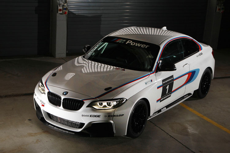 Basis des Nachwuchsprogramms: Der BMW M235i Racing