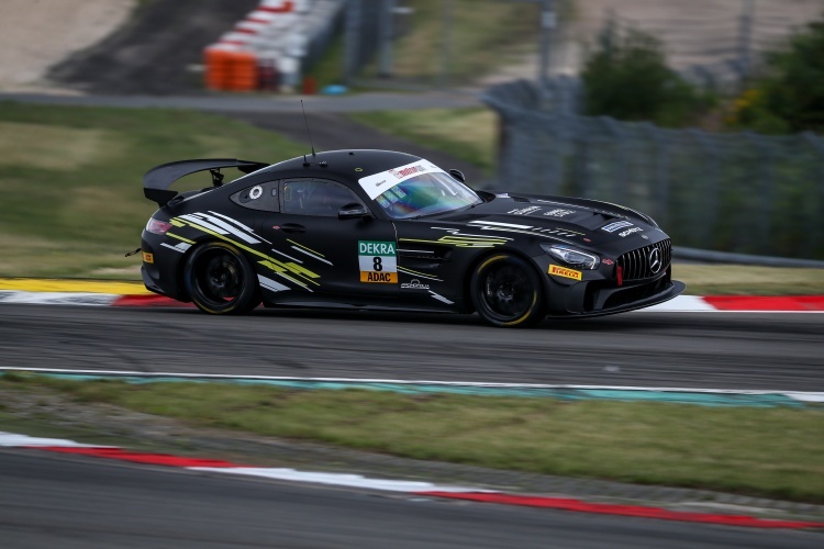 Der Mercedes-AMG GT4 vom DLV-Team Schütz Motorsport auf dem Nürburgring