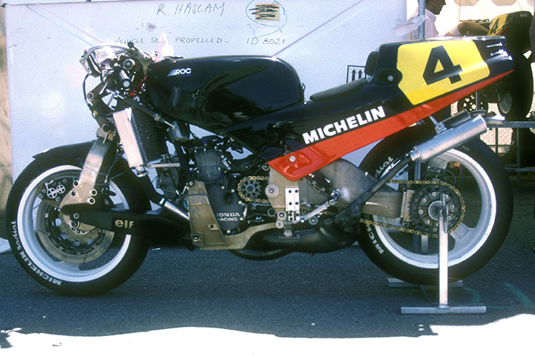 Die elf-500 mit V4-Motor von Ron Haslam bei Laguna-Seca-GP 1988