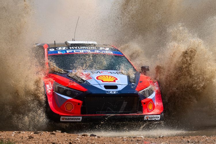 Hyundai-Pilot Ott Tänak fehlen auf den Spitzenreiter Ogier 11,2 Sekunden