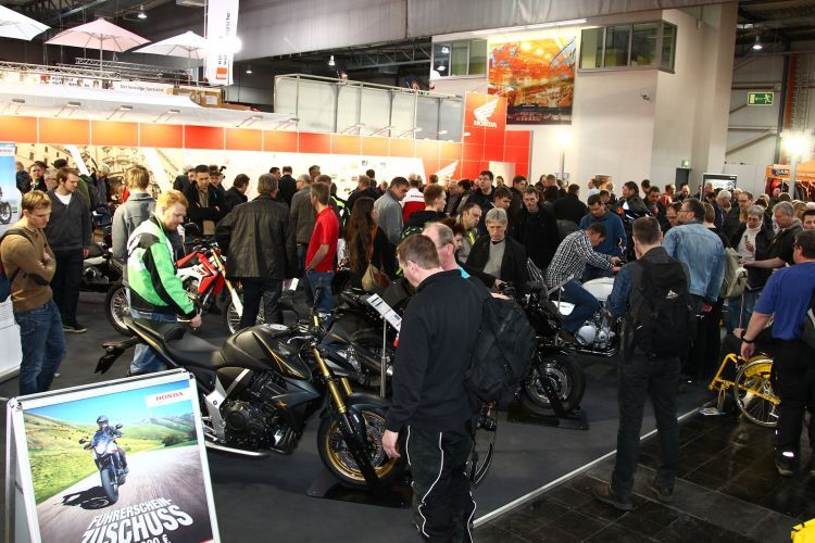 Volle Hallen bei der Motorradmesse in Dortmund