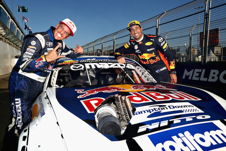 Daniel Ricciardo (rechts) mit «Mad Mike» Whiddett
