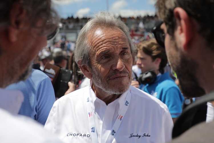 Jacky Ickx ist immer wieder in den Fahrerlagern dieser Welt zu Gast: in der Formel 1 oder wie hier 2022 in Le Mans