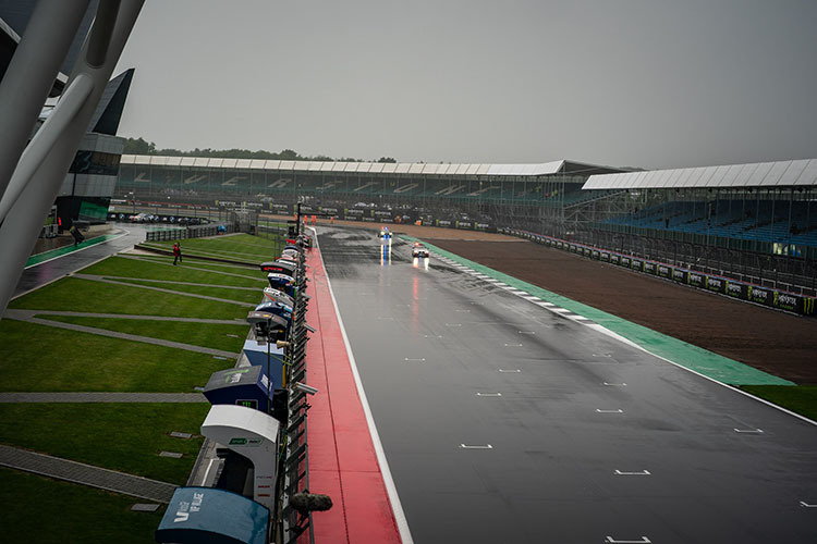 Der Regen dauerte auch im Qualifying 1 an