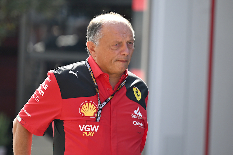 Ferrari-Teamchef Fred Vasseur bestätigt: Das Team beginnt nun mit den Gesprächen über eine Verlängerung von Charles Leclercs Vertrag 