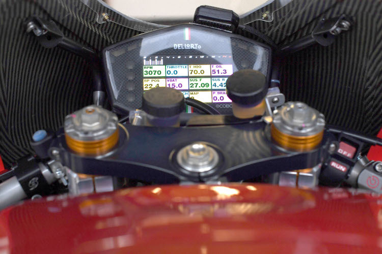 Das Dashboard der Moto3-Bikes wird bisher nur von der Race Direction angeschrieben