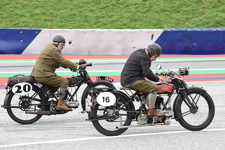 Auch hundertjährige Motorräder werden wieder ihre Runden drehen