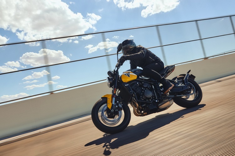 Triumph Trident 660, Jahrgang 2025: Neben neuen Farben etliche sinnvolle technische Updates